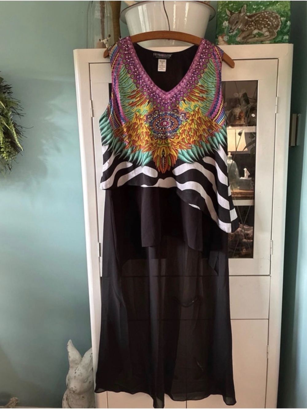 The Pyramid Collection Embellished high low top sz M with Rainbow Print euc